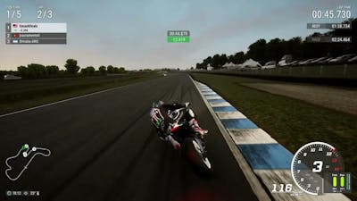 Ride 4 at Philip Island with a griefer player
