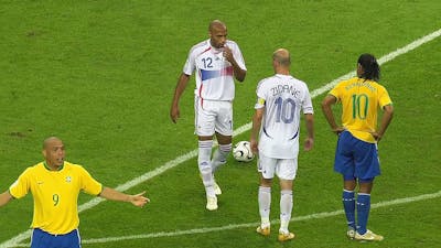 The day Ronaldo, Ronaldinho, Zidane &amp; Henry met for the First Time