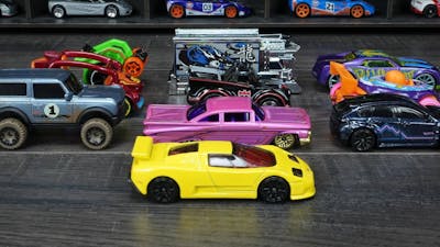 Unboxing Hot Wheels - Bugatti, Batman, Ford Bronco